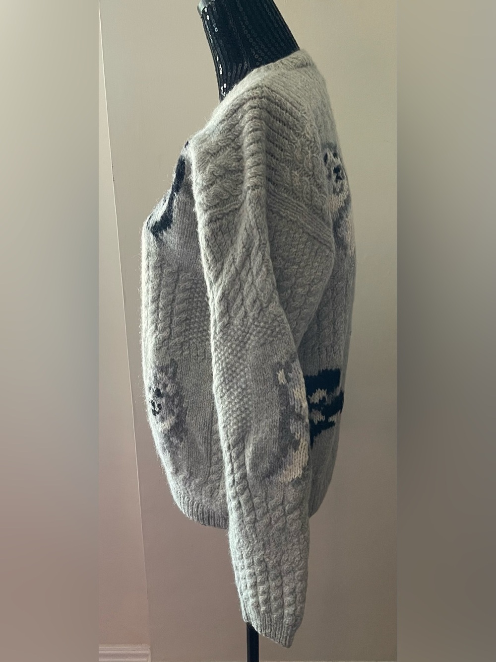 The Eagles Eye Gray Wool Cable Knit Seal Polar Bear Motif Sweater Size Medium - Picture 3 of 11